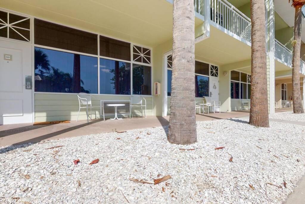 Sea Breeze, Studio 510, Beach Steps Away!+Pool+Wifi Ruskin Ngoại thất bức ảnh